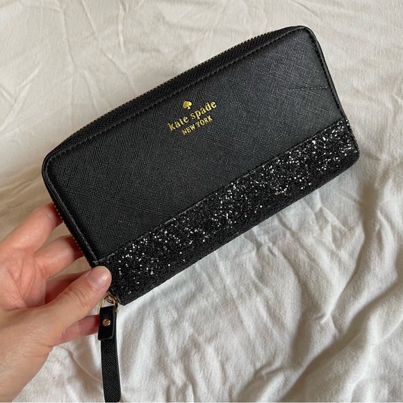 Kate Spade Black Leather Glitter Zip Around Large Wallet Zippy Gold - Picture 2 of 6